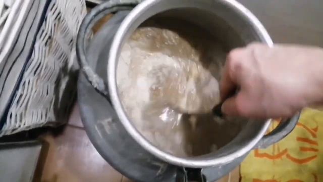 Пшено, ячмень, ржаной солод и дрожжи. Простой рецепт хлебного вина для новичков. смотреть онлайн