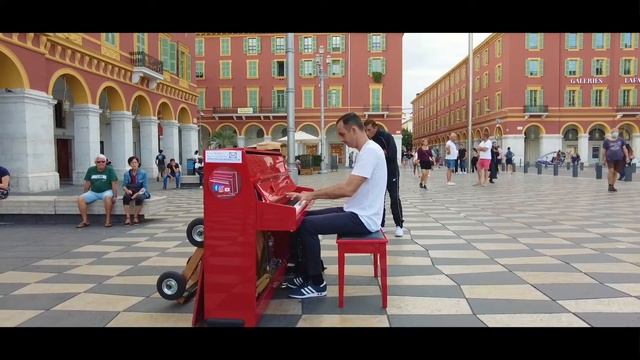 ??NICE (Place Massena) : Outstanding Street Piano player смотреть онлайн