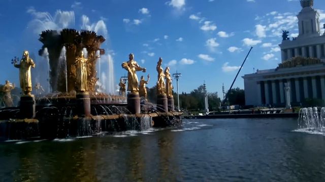 Фонтан Дружбы народов и Каменный цветок на ВДНХ - 2018 - 5/13 смотреть онлайн