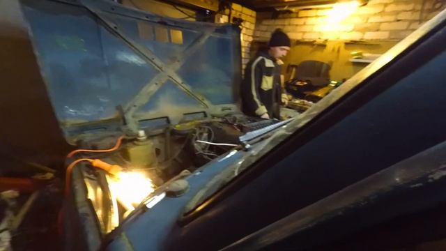 Купили Ниву 2121 за 15000 рублей- оживление нивы, первый запуск/Часть 1 Ваз 2121 смотреть онлайн