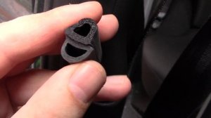 Установка междверного уплотнителя на Ниву Шевроле.