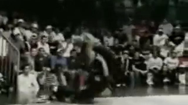 B-boy Junior vs B-boy Lilou смотреть онлайн