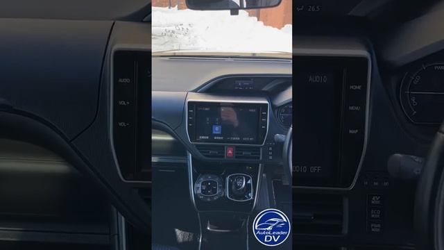 Toyota VOXY HYBRID 2019 года.