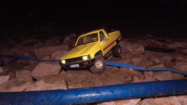THE NIGHT RUN WITH HILUX 1983 YELLOW смотреть онлайн