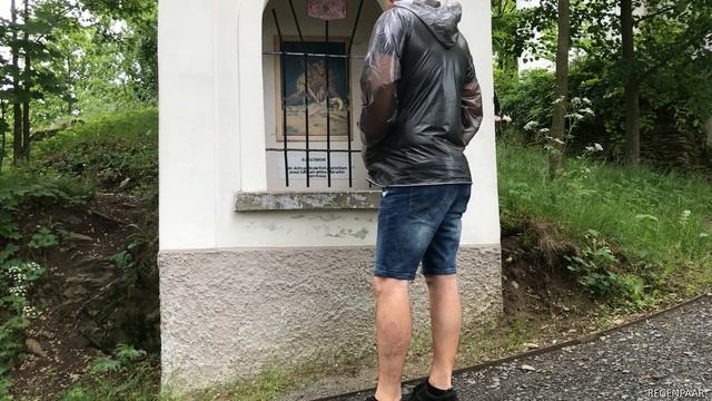 REGENPAAR-JELLY COAT BLACK TRANSPARENT смотреть онлайн