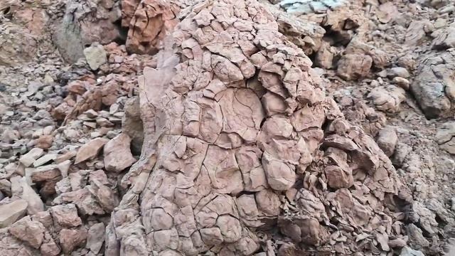 Ездили сегодня на новый карьер глин! Вкусная хрустяшка! Многообразие цвета. 21 сентября 2021 год. смотреть онлайн