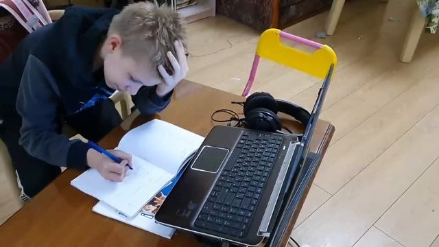 Всё не так как у всех?Подарок Анжелики на день рождения... смотреть онлайн