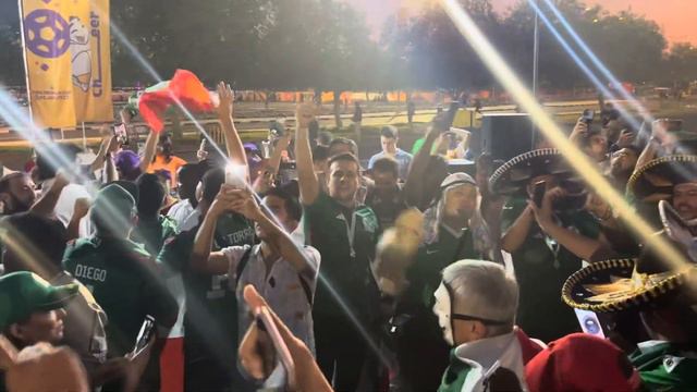 Море мексиканцев перед матчем Мексика – Польша смотреть онлайн