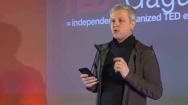 The past has a future | Dmitry Andreev | TEDxGagarinaSt смотреть онлайн