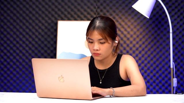 Macbook Air M1 laptop đáng mua nhất hiện nay sau 2 năm giá cực rẻ смотреть онлайн