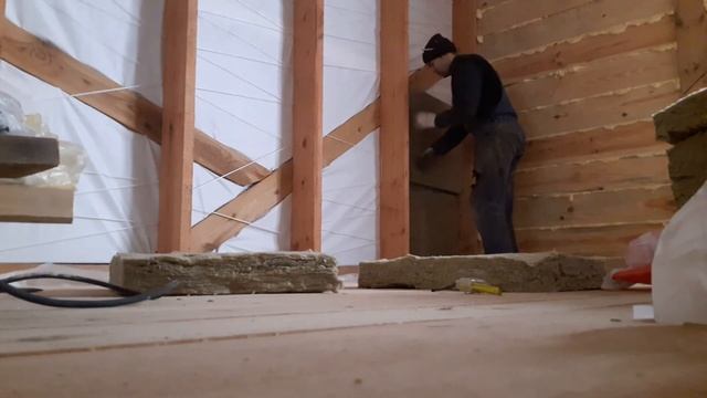 Обзор работы.Перегородки и утепление стен мансарды