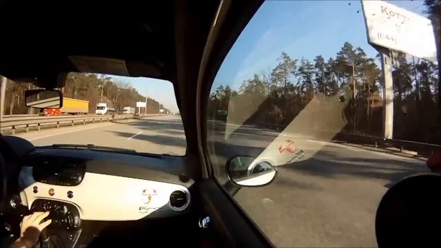 ABARTH 500 TMC vs RENAULT CLIO III RS v1 смотреть онлайн