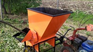 Измельчитель веток и траворезка два в одном.