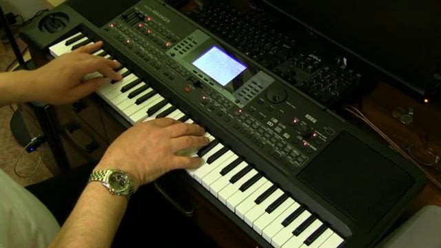 Korg MicroArranger left hand Bass and Piano Demo смотреть онлайн