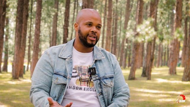 THE DRIVE NETWORK: Episode 1 with Tlhanodi "Papi" Mosiane and his Mercedes-Benz W123 смотреть онлайн