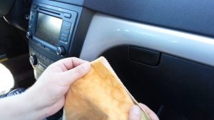 как снять центральную рамку на Шкода-Йети