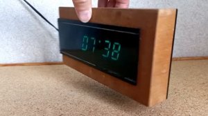 Часы настольные электронные "Электроника 6.15 М"  СССР 1991 года