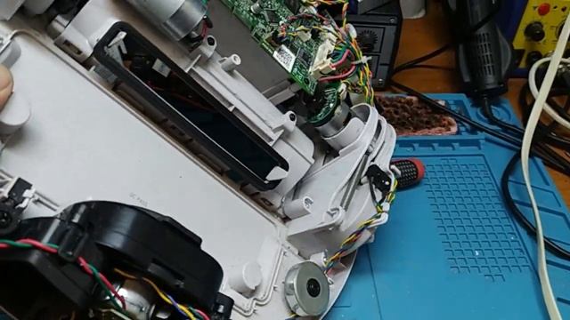 Сервисное обслуживание робота-пылесоса ROWENTA RR7747WH смотреть онлайн