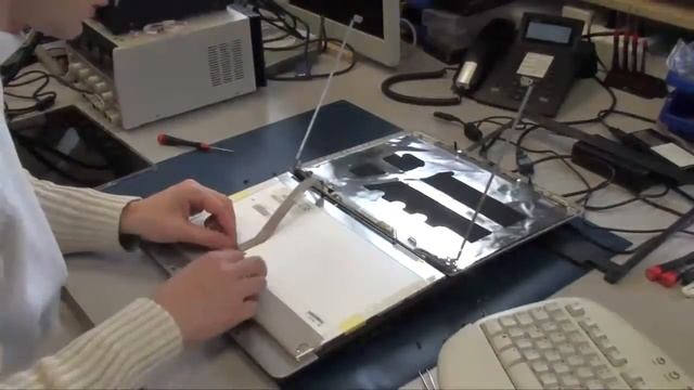 Замена матрицы на ноутбуке смотреть онлайн