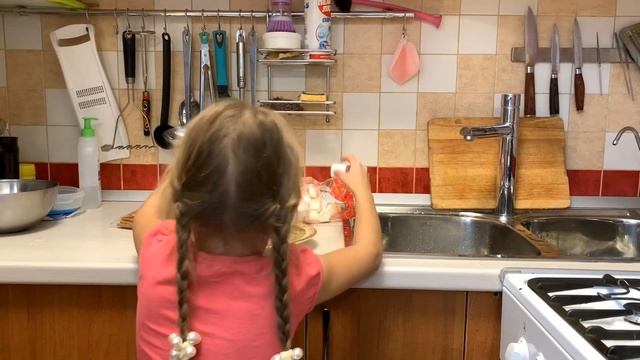 Жареный зефир от Даши. Fried marshmallows. смотреть онлайн