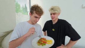 Пробуем ЕДУ Самых ОПАСНЫХ ПРЕСТУПНИКОВ *Последняя еда в жизни*