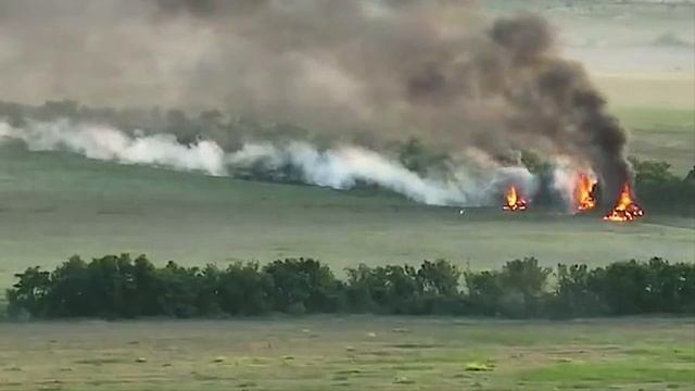 ??ロシア軍が壮絶な戦闘で??アメリカのAN、TWQ-1アベンジャー防空システムを徹底的に打ち砕いた！?神風ドローンの奇襲が猛威を振るい、壮絶なバトルが繰り広げられた！ смотреть онлайн