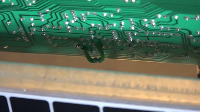 Fixing the 'Hum when Nothing is plugged in' fault on a Fender Frontman 212r Guitar Combo смотреть онлайн