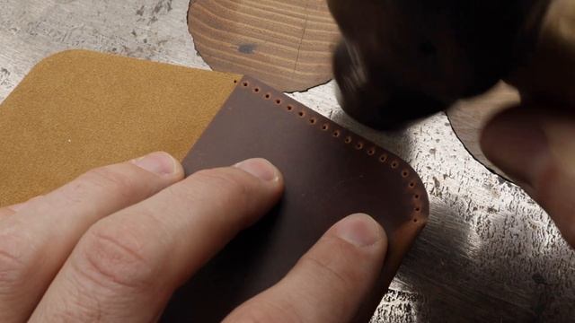 Простой кардхолдер из винтажной кожи. Изделие для начинающих. Бесплатная выкройка в PDF. ASMR. смотреть онлайн