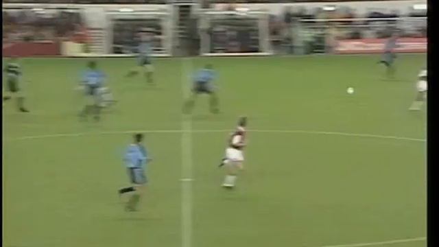 Marc Overmars v West Ham смотреть онлайн