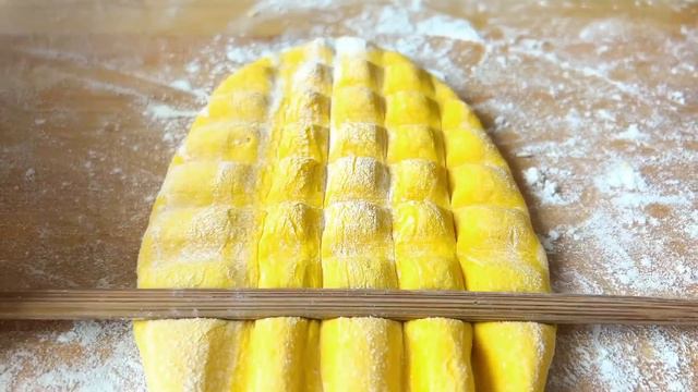 南瓜大丰收，丹丹用南瓜做成玉米花馍，配上南瓜小米粥，好看又好吃！【胖手手丹丹】 смотреть онлайн