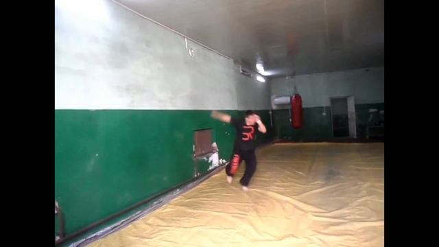трикинг Акробатика разные сальто небольшая тренировка 3 Tricking Acrobatics various somersaults смотреть онлайн