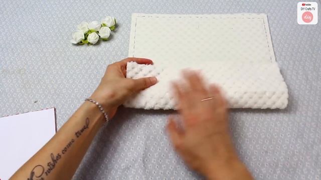 DIY WINTER PURSE BAG TUTORIAL // Cute Faux Fur Bag With Pockets Inside смотреть онлайн