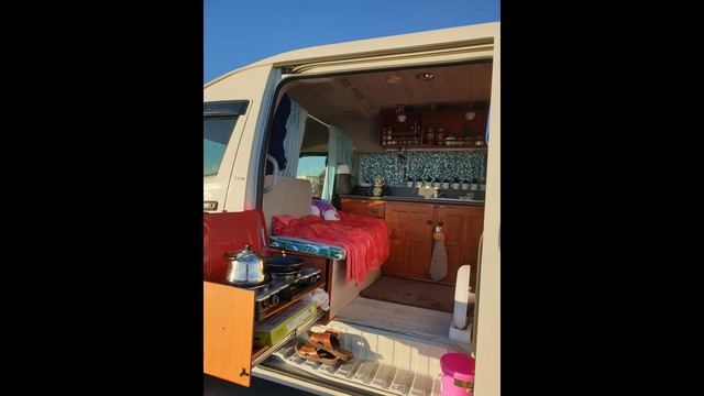 Toyota Hi Ace SLWB camper conversion 2021 смотреть онлайн