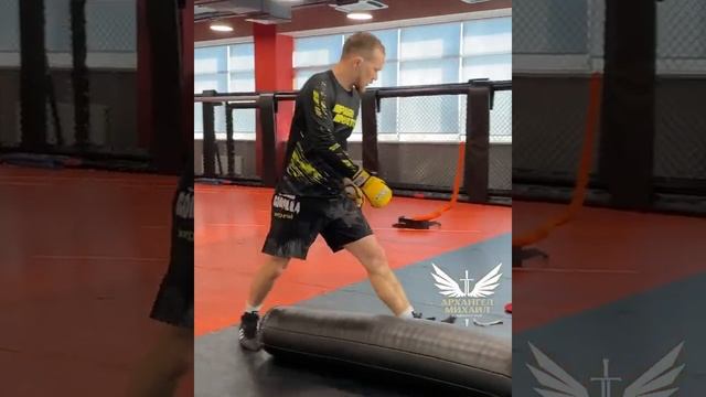 Чемпион UFC Пётр Ян начал подготовку к защите титула | Кадры с тренировки | Petr Yan | UFC | HD смотреть онлайн