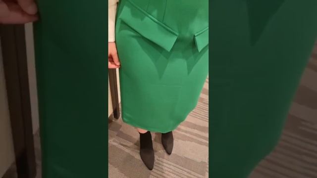 Трендовый цвет 2023! Травяной зелёный один из новых цветов сезона! По версии пантон 2023! смотреть онлайн