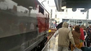 Санкт-Петербург. Поезд №110 Астрахань - Санкт-Петербург прибыл на Московский вокзал.