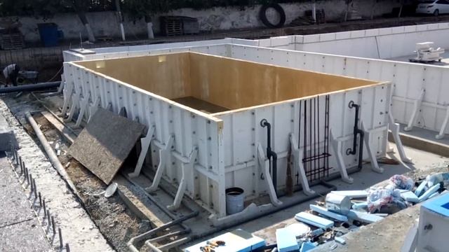 Нанесение полиуританового покрытия в бассейнах г.Баштанка смотреть онлайн