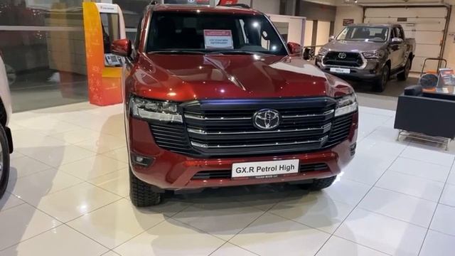 2023 Toyota Land Cruiser VXR First Look смотреть онлайн
