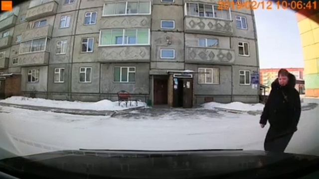 Видимо у неё ещё есть совесть 😂 смотреть онлайн