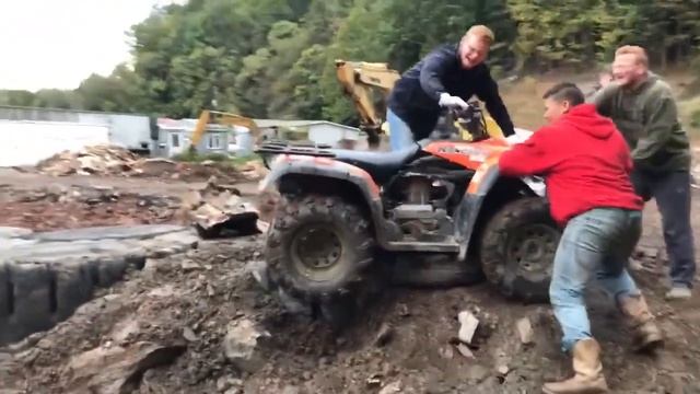 HONDA RANCHER VS FOURTRAX смотреть онлайн