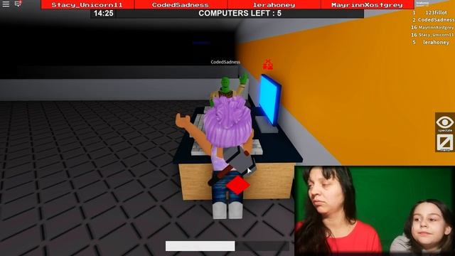 Мама Убегает от Монстра в Игре ROBLOX Escape the Factory! смотреть онлайн