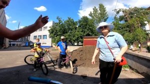 НА Доброго ШКОЛЬНИКА Набычила ЗЛАЯ Бабка За То Что Он...