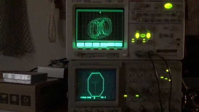 Oscillofun: Analog vs. Digital Oscilloscopes смотреть онлайн