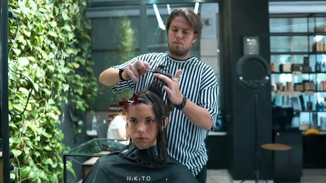 MEDIUM LENGTH LAYERS haircut tutorial - NIKITOCHKIN смотреть онлайн