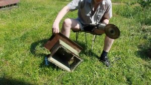 Как сделать самодельную дисковую пилу циркулярку из болгарки своими руками.