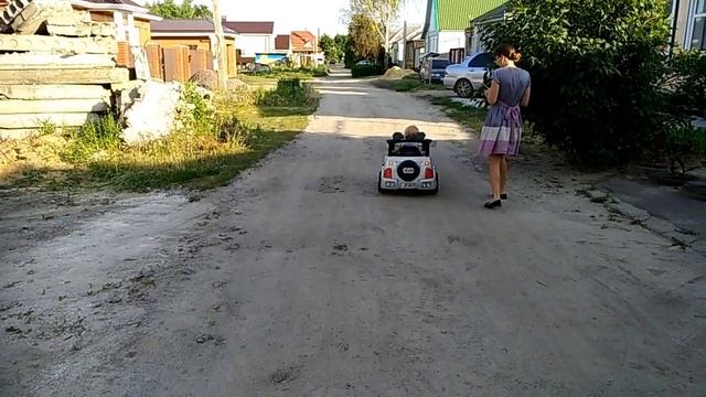 ОГРОМНАЯ МАШИНА НА ПУЛЬТЕ УПРАВЛЕНИЯ ДЛЯ ФЕДИ///МНОГОДЕТКИ ТВ смотреть онлайн