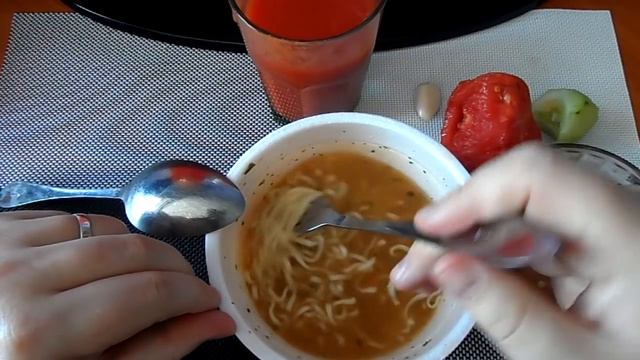 УЖИН | ЛАПША БИГ БОН ГОВЯДИНА + СОУС | ТОМАТНЫЙ СОК | ПРОКАЧАЙ СВОЮ ЛАПШУ | ASMR Eating | смотреть онлайн