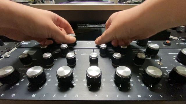 DJ Isolator and Rotary Mixer Test - Good Isolator can Sing! Deep Soulful House Bozak MC audio смотреть онлайн