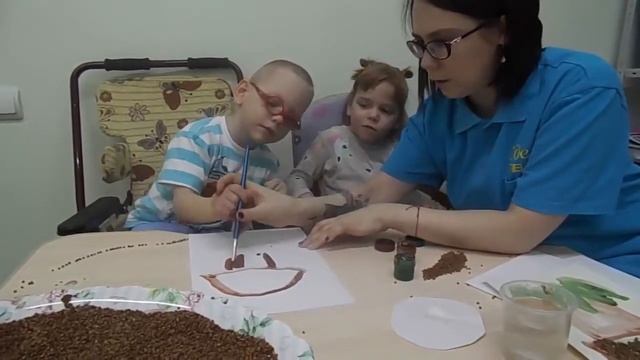 Рубрика "Наши нескучные будни" Аппликация из гречки. смотреть онлайн