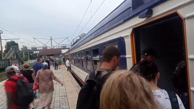 2 недели прошло как неработают 2 двери в распиаренной Эр9м-51907 6081 киев Тарасовка ст.Вишневое смотреть онлайн